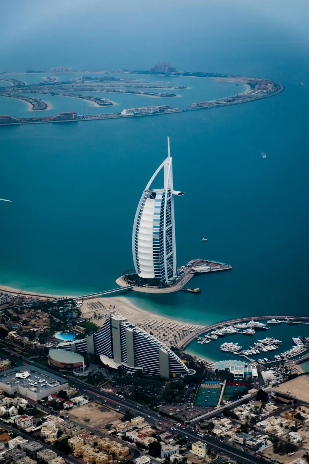 Staying Active and Connected: Community Support for Seniors in Dubai